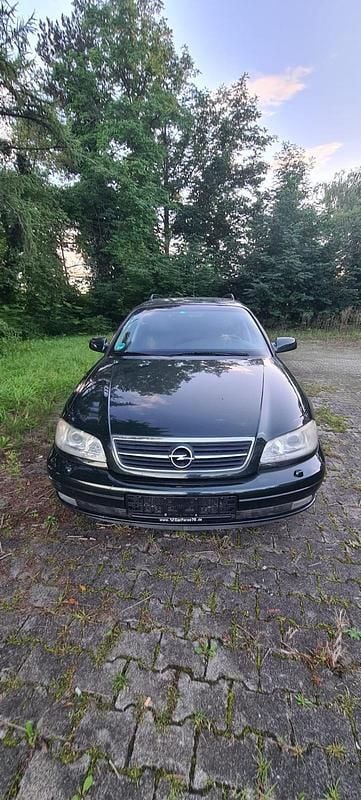 Grün Gebraucht 2000 Opel Omega Kombi | 1.960 € (Fairer Preis) - Bild 1/4