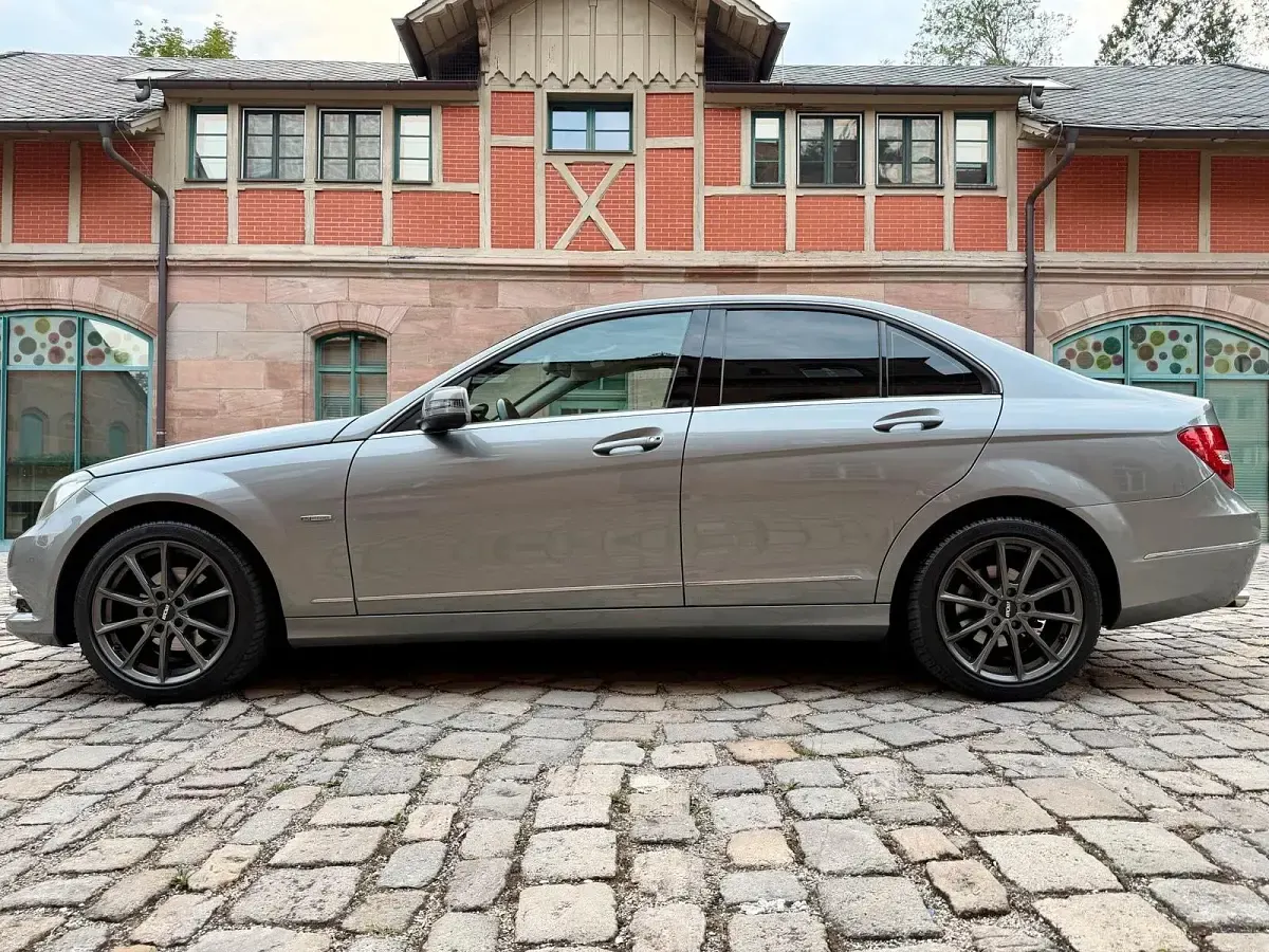 Gebraucht Mercedes C180 Avantgarde 156 PS (114 kW) 2011 Grau Limousine