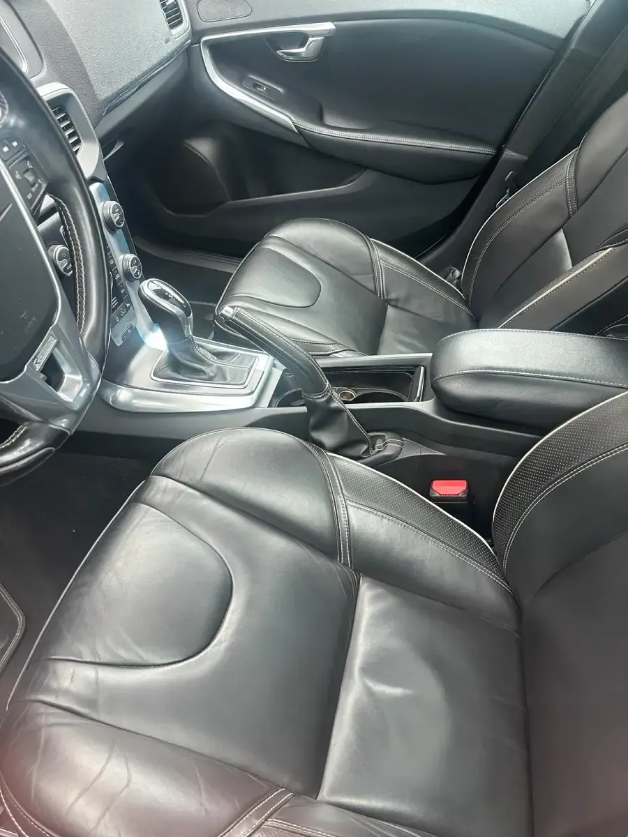 Gebraucht Volvo V40 150 PS (110 kW) 2015 Weiß Kombi