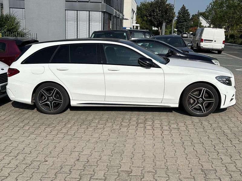 Gebraucht Mercedes C300 AMG 258 PS (189 kW) 2019 Polarweiß Kombi