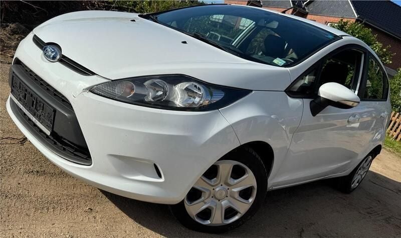 Weiß Gebraucht 2009 Ford Fiesta Kleinwagen | 2.900 € (Fairer Preis) - Bild 1/4