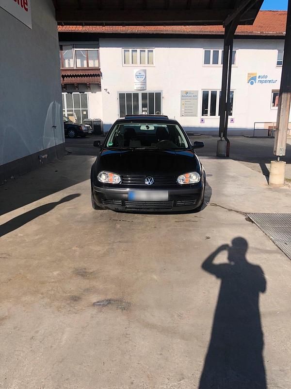 Gebraucht VW Golf IV 105 PS (77 kW) 2000 Schwarz Kleinwagen