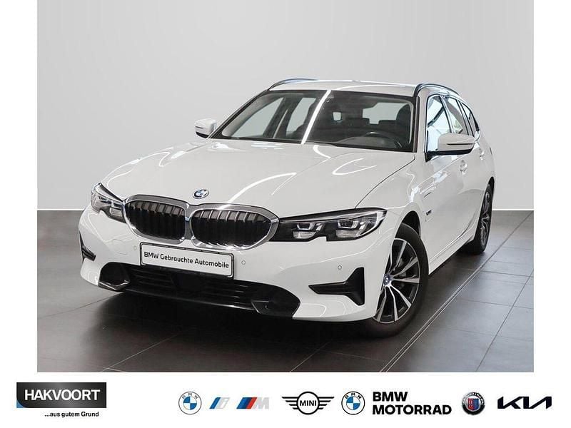 Alpinweiß uni Gebraucht 2022 BMW 330e Shadowline Kombi | 27.770 € (Superpreis) - Bild 1/4