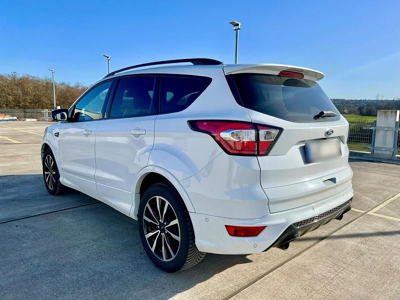 Gebraucht Ford Kuga ST-Line 175 PS (128 kW) 2018 Weiß SUV