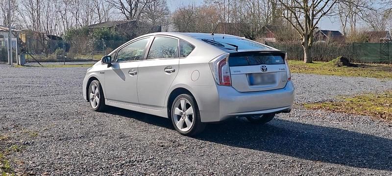 Gebraucht Toyota Prius 136 PS (100 kW) 2013 Silber Limousine