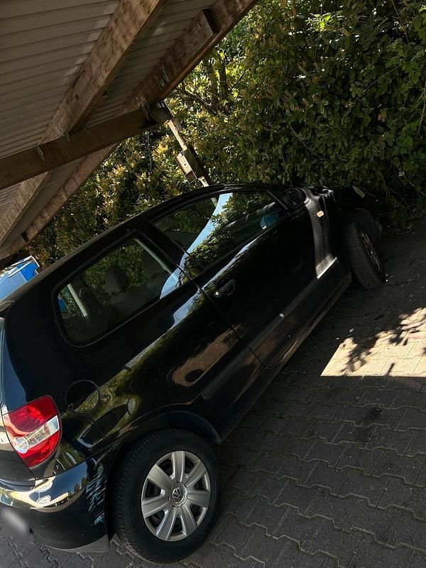 Second-hand VW Fox 54 CP (39 kW) 2007 Negru Hatchback