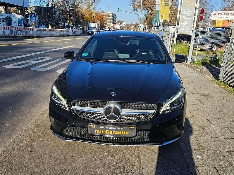 Saphira Gebraucht 2018 Mercedes CLA220 Shooting Brake Urban Kombi | 17.350 € (Guter Preis) - Bild 1/4