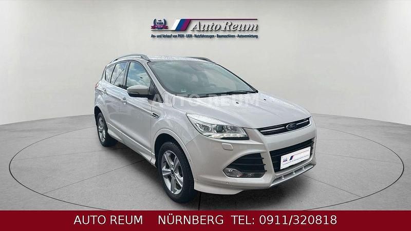 Gebraucht Ford Kuga Individual 179 PS (131 kW) 2016 Weiß SUV