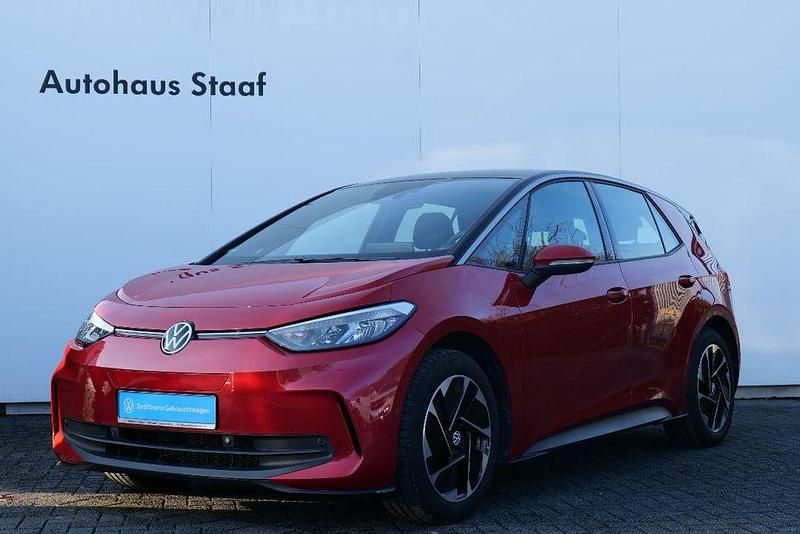 Gebraucht VW ID.3 Pro 150 kW (204 PS) 2024 Kings red metallic Kleinwagen