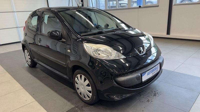 Schwarz Gebraucht 2007 Peugeot 107 Filou Kleinwagen | 1.490 € (Superpreis) - Bild 1/4