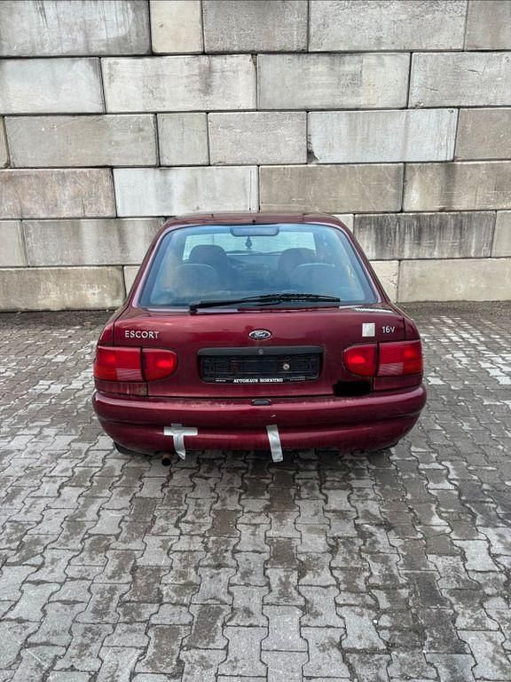 Gebraucht Ford Escort 90 PS (66 kW) 1998 Schwarz Limousine