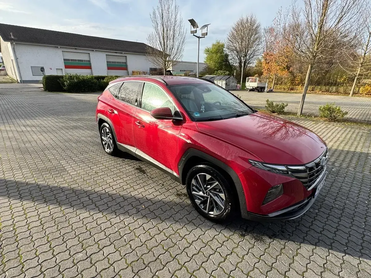 Gebraucht Hyundai Tucson Edition 30 150 PS (110 kW) 2023 Rot SUV