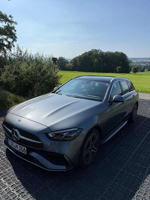 Grau Gebraucht 2022 Mercedes C220 Kombi | 32.800 € (Etwas zu teuer) - Bild 1/4