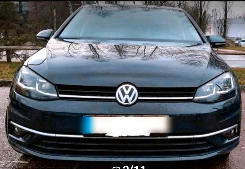 Grau Gebraucht 2019 VW Golf VII Highline Limousine | 22.550 € (Etwas zu teuer) - Bild 1/4