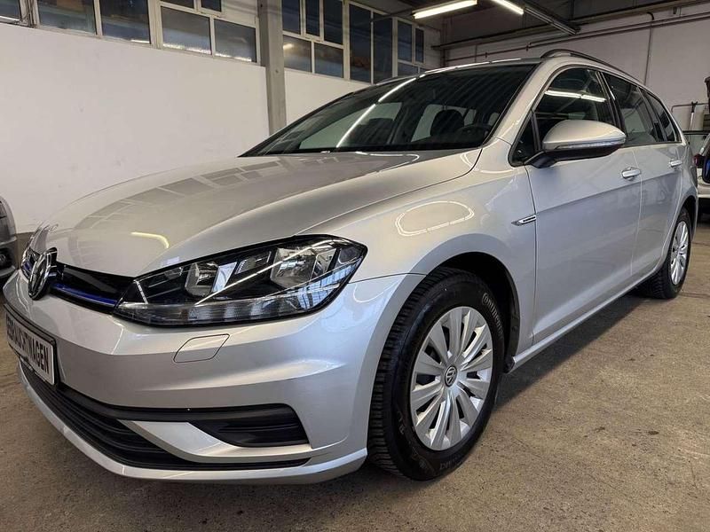 Gebraucht VW Golf VII 110 PS (80 kW) 2018 Silber Kombi