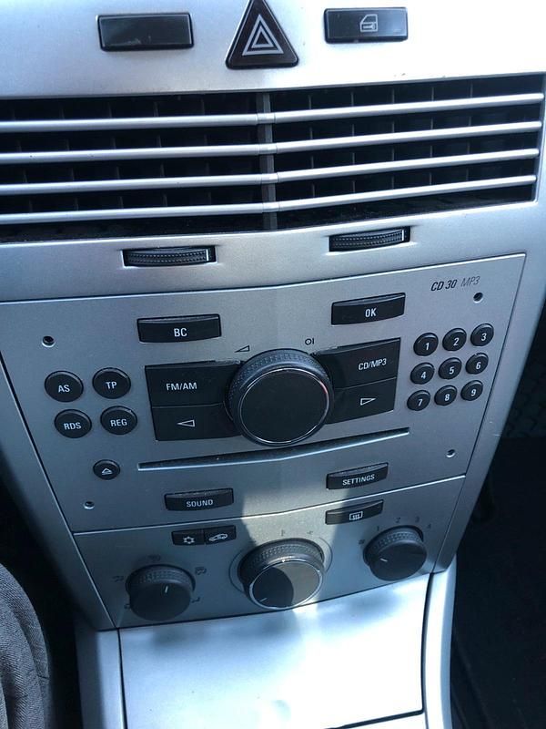 Gebraucht Opel Astra 116 PS (85 kW) 2009 Schwarz Kleinwagen