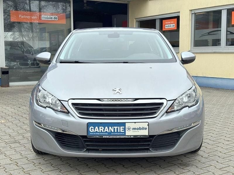 Gebraucht Peugeot 308 Active 131 PS (96 kW) 2016 Grau Limousine