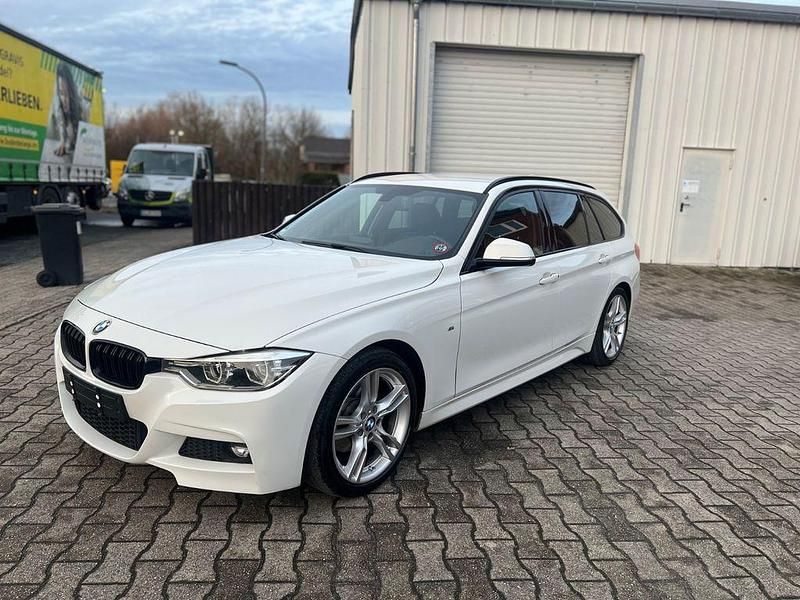 Weiß Gebraucht 2018 BMW 320 M Sport Kombi | 17.900 € (Guter Preis) - Bild 1/4