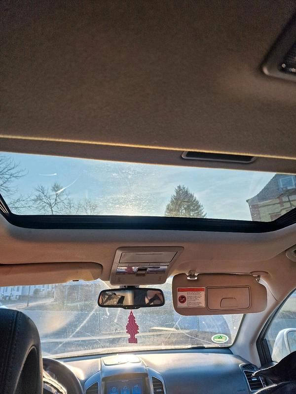 Weiß Gebraucht 2011 Chevrolet Captiva SUV | 2.699 € (Guter Preis) - Bild 1/4