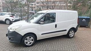 Gebraucht Opel Combo 90 PS (66 kW) 2016 Weiß Limousine