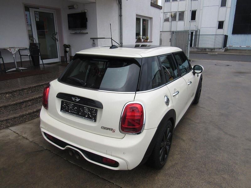 Gebraucht Mini Cooper 192 PS (141 kW) 2015 Weiß Kleinwagen