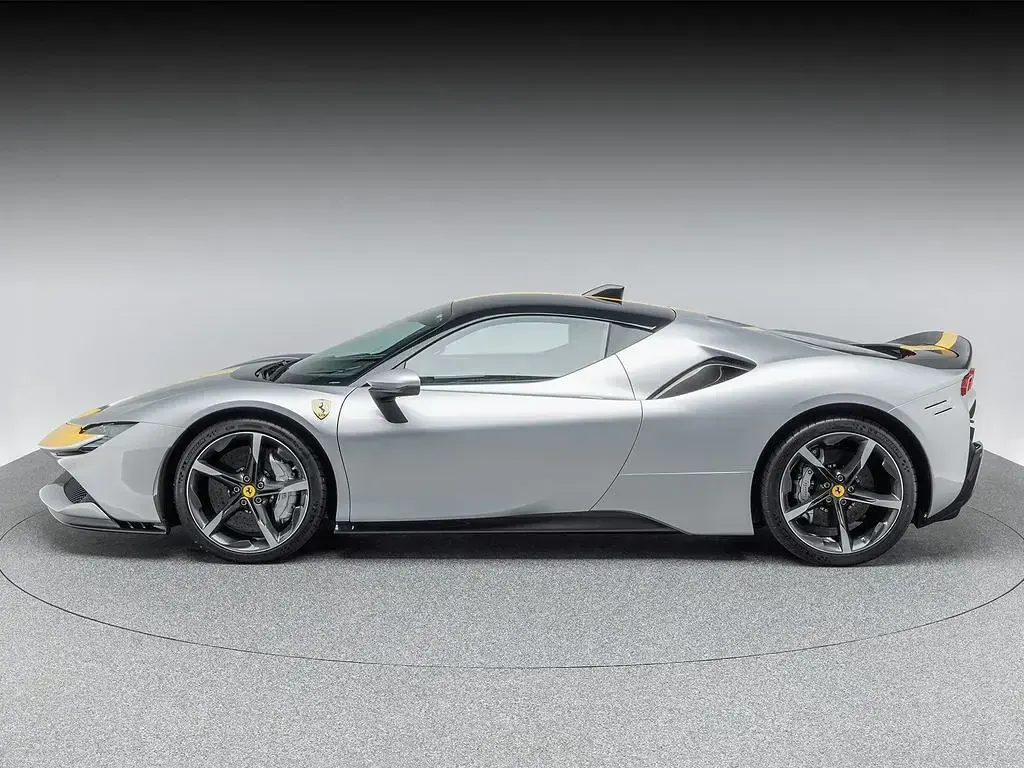 Gebraucht Ferrari SF90 999 PS (734 kW) 2022 Grau Coupé