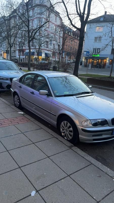 Gebraucht BMW 318 118 PS (86 kW) 2001 Silber Limousine