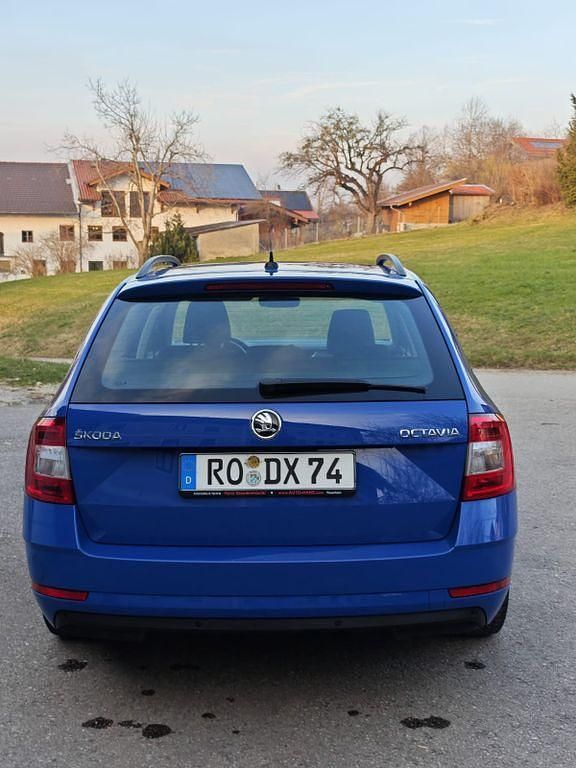 Gebraucht Skoda Octavia Ambition 116 PS (85 kW) 2019 Blau Kombi