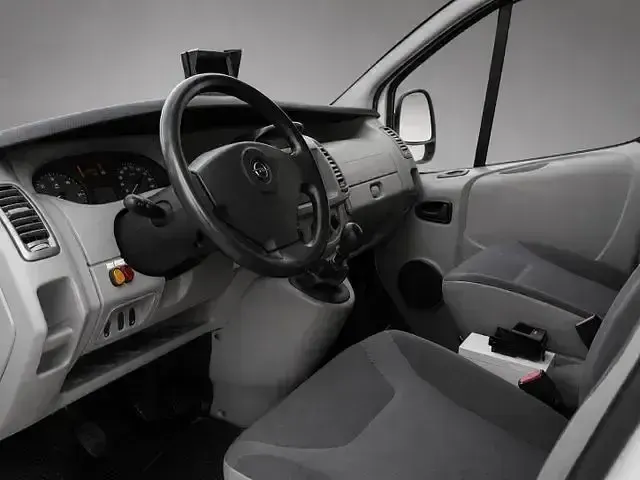 Gebraucht Opel Vivaro 90 PS (66 kW) 2006 Weiß Van / Kleinbus