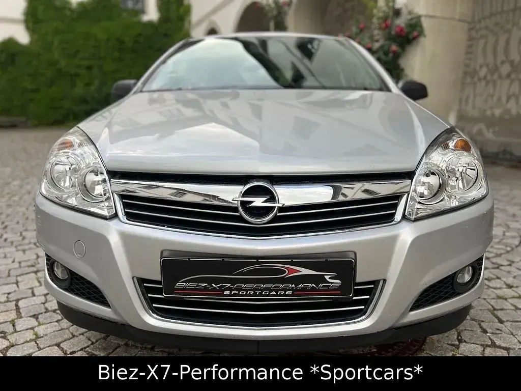 Gebraucht Opel Astra 90 PS (66 kW) 2008 Silber Limousine