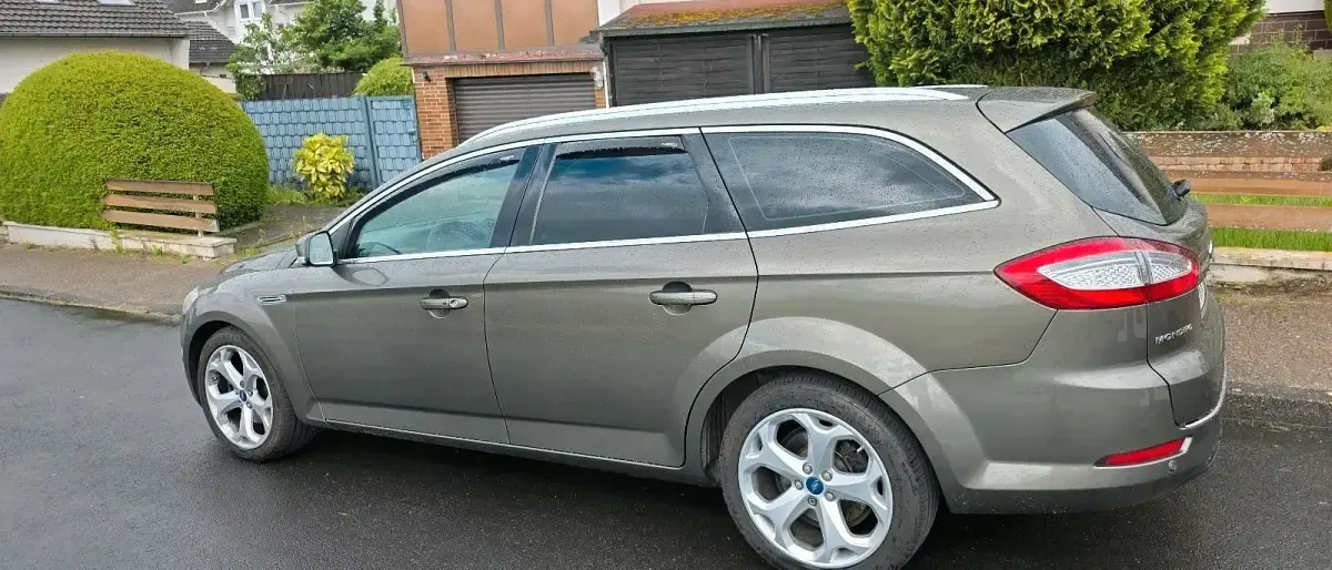 Używany Ford Mondeo 2014 Brązowy Kombi