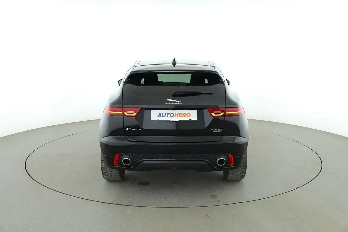 Second-hand Jaguar E-Pace R-Dynamic 200 CP (147 kW) 2019 Negru SUV