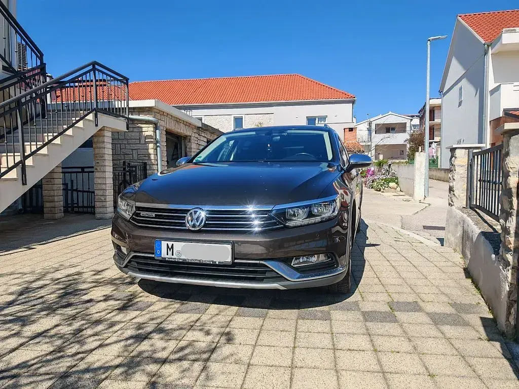 Gebraucht VW Passat Alltrack 220 PS (161 kW) 2017 Braun Kombi