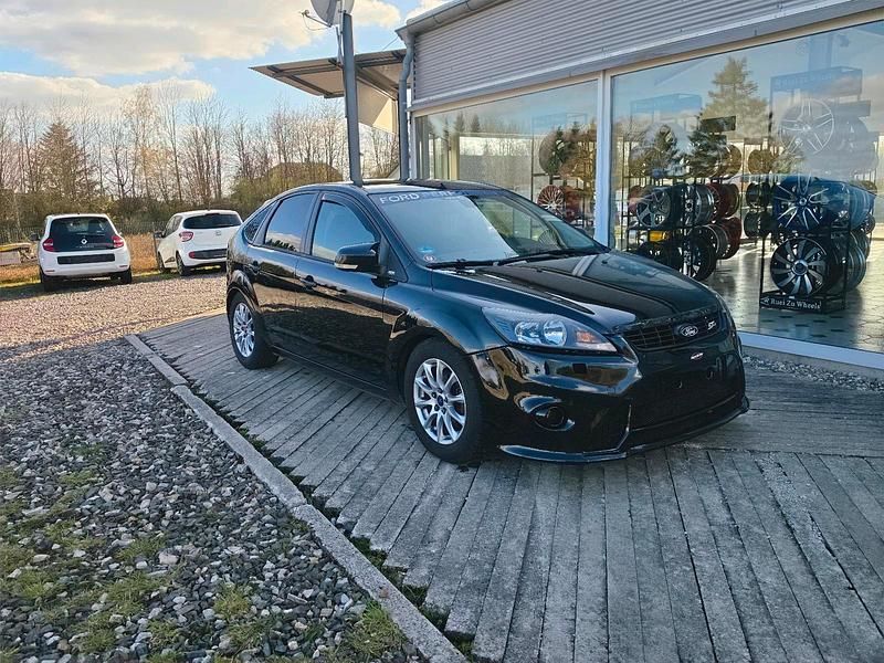 Gebraucht Ford Focus 101 PS (74 kW) 2011 Schwarz Limousine