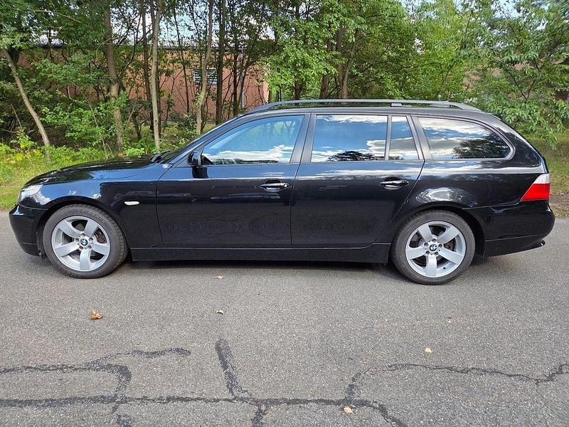 Schwarz Gebraucht 2006 BMW 523 Kombi | 4.500 € (Fairer Preis) - Bild 1/4