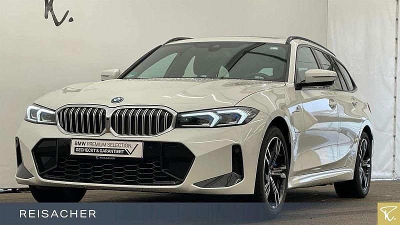 Gebraucht BMW 330e Comfort Edition 292 PS (214 kW) 2025 Alpinweiß uni Kombi