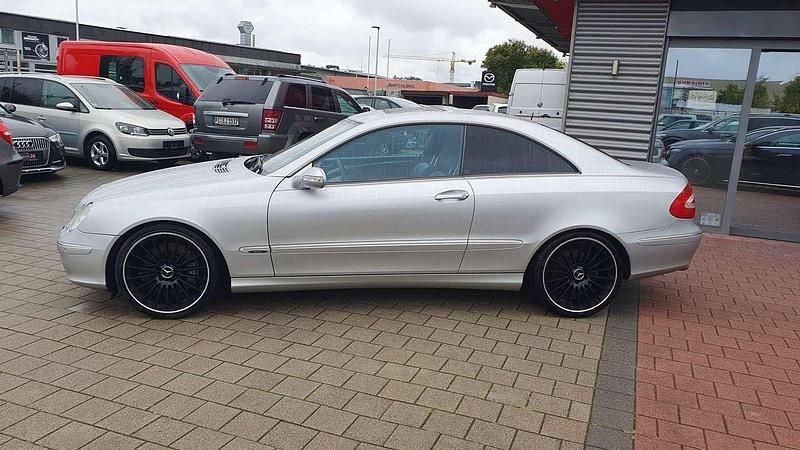 Gebraucht Mercedes CLK500 306 PS (225 kW) 2004 Brillantsilber  metalliclack Coupé