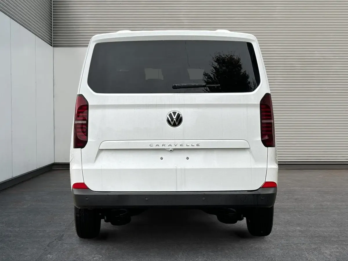 Neu VW Caravelle Basis 150 PS (110 kW) 2025 Clear white Van