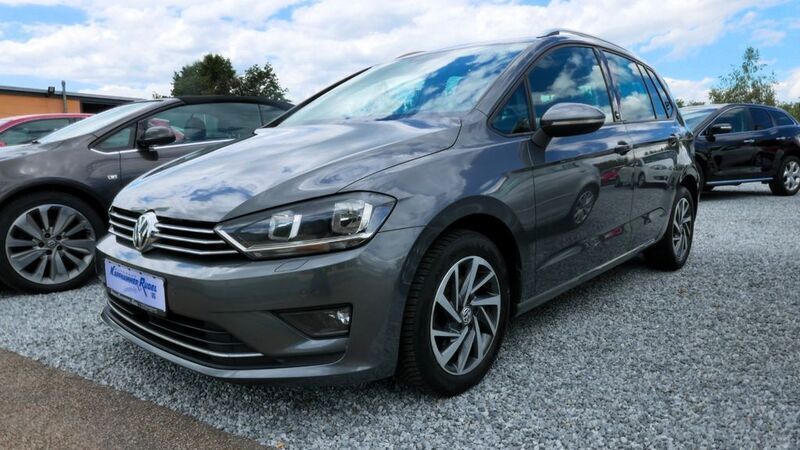 Grau Gebraucht 2017 VW Golf Sportsvan Sound Van / Kleinbus | 14.900 € (Fairer Preis) - Bild 1/4