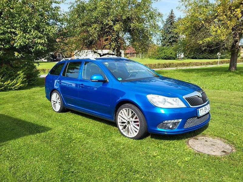 Blau Gebraucht 2009 Skoda Octavia RS Kombi | 7.200 € (Fairer Preis) - Bild 1/4