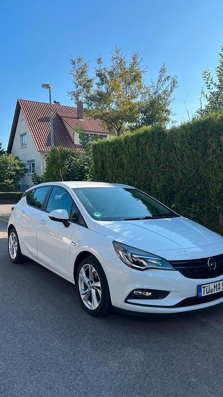 Gebraucht Opel Astra 116 PS (85 kW) 2015 Weiß Kleinwagen