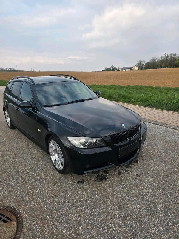 Schwarz Gebraucht 2007 BMW 330 M Sport Kombi | 10.500 € - Bild 1/4