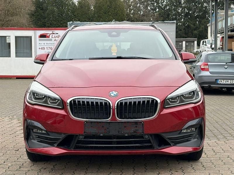 Gebraucht BMW 218 Advantage 150 PS (110 kW) 2019 Rot Kombi