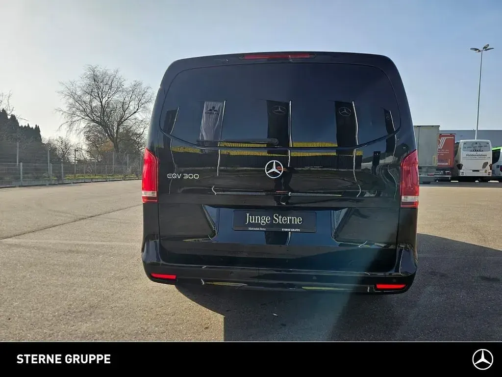 Gebraucht Mercedes EQV300 150 kW (204 PS) 2022 Obsidianschwarz Van / Kleinbus