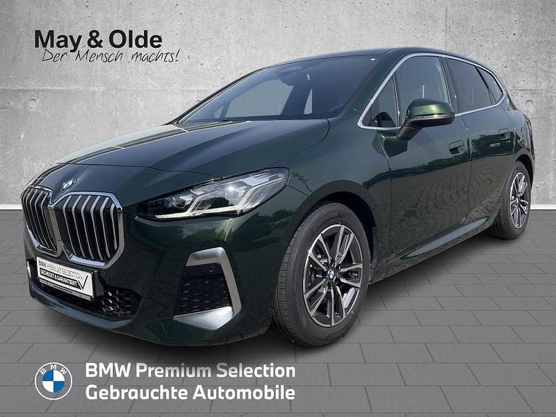 Gruen Gebraucht 2024 BMW 216 Performance Van / Kleinbus | 29.990 € (Etwas zu teuer) - Bild 1/4