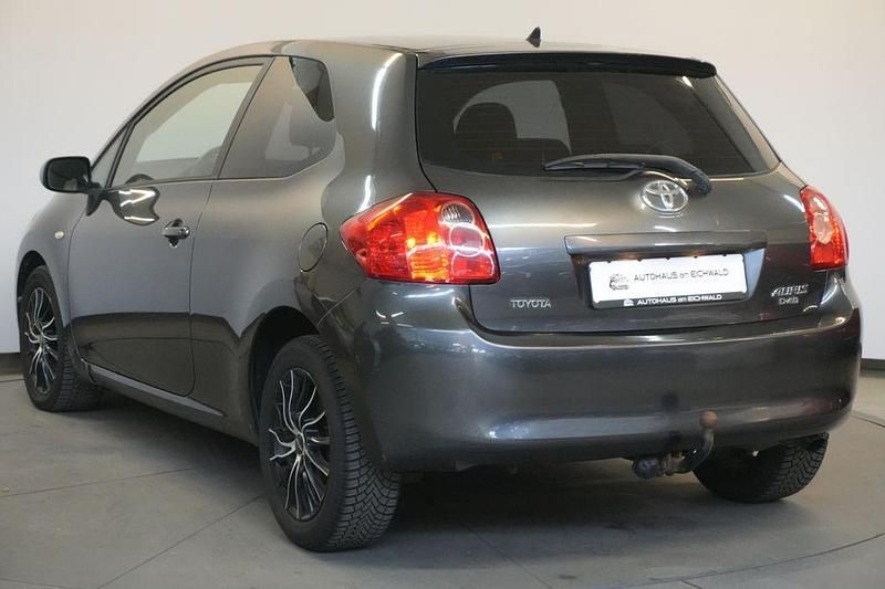 Gebraucht Toyota Auris Basis 126 PS (92 kW) 2009 Grau Kleinwagen
