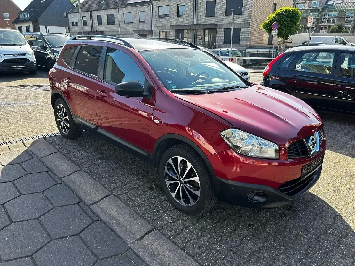 Gebraucht Nissan Qashqai +2 360º 131 PS (96 kW) 2013 Rot SUV