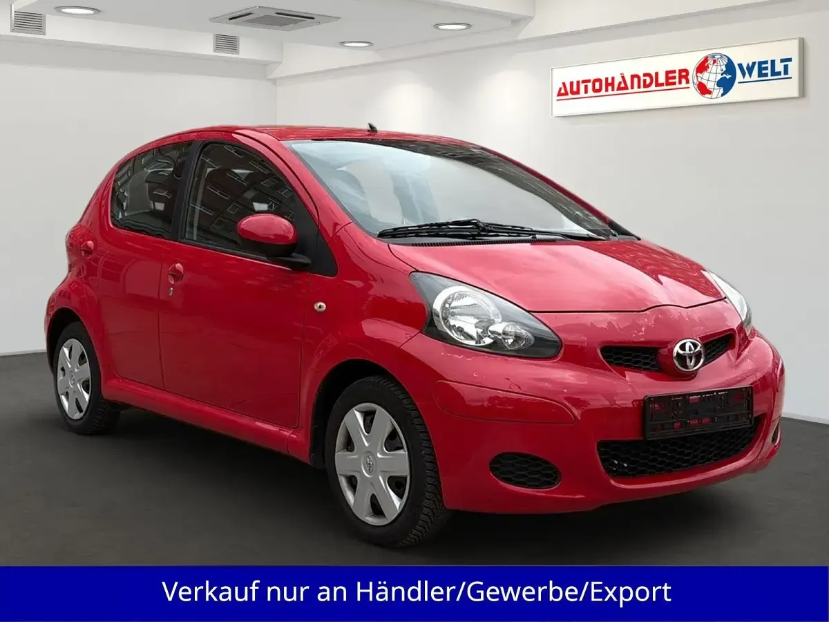Gebraucht Toyota Aygo 68 PS (50 kW) 2009 Rot Kleinwagen