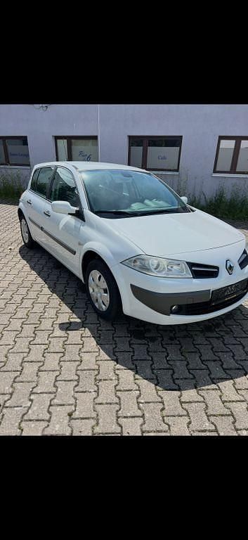 Gebraucht Renault Mégane 111 PS (81 kW) 2009 Weiß Limousine