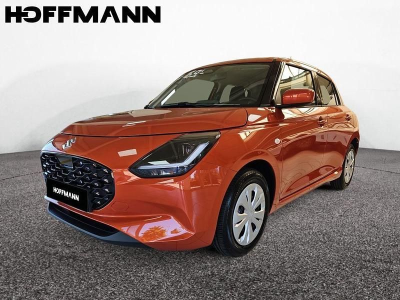 Flame orange pearl metallic Gebraucht 2025 Suzuki Swift Club Kleinwagen | 18.990 € (Fairer Preis) - Bild 1/4